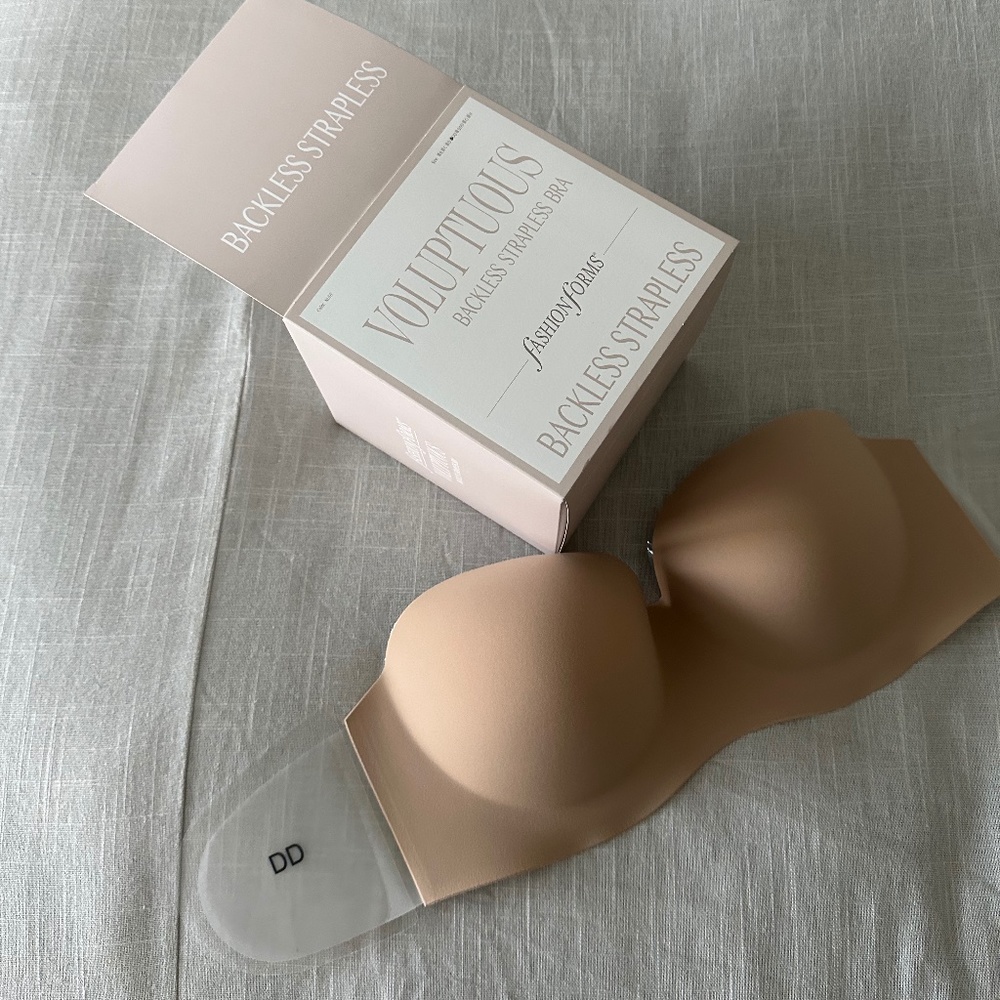 VOLUPTUOUS Backless Strapless Bra Size DD in Nude Color